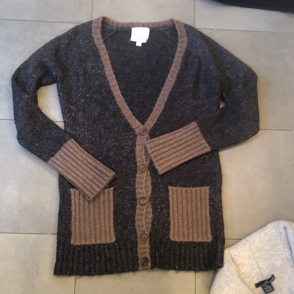 Sweater Bundle - Picture 6 of 10